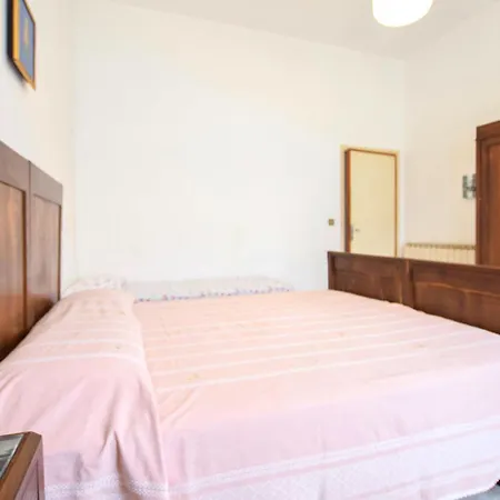 2 Bedroom Awesome In Piano Di 別荘 *