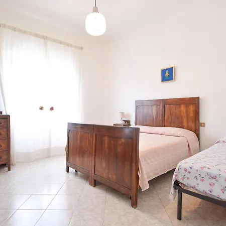 Holiday home 2 Bedroom Awesome In Piano Di Mommio